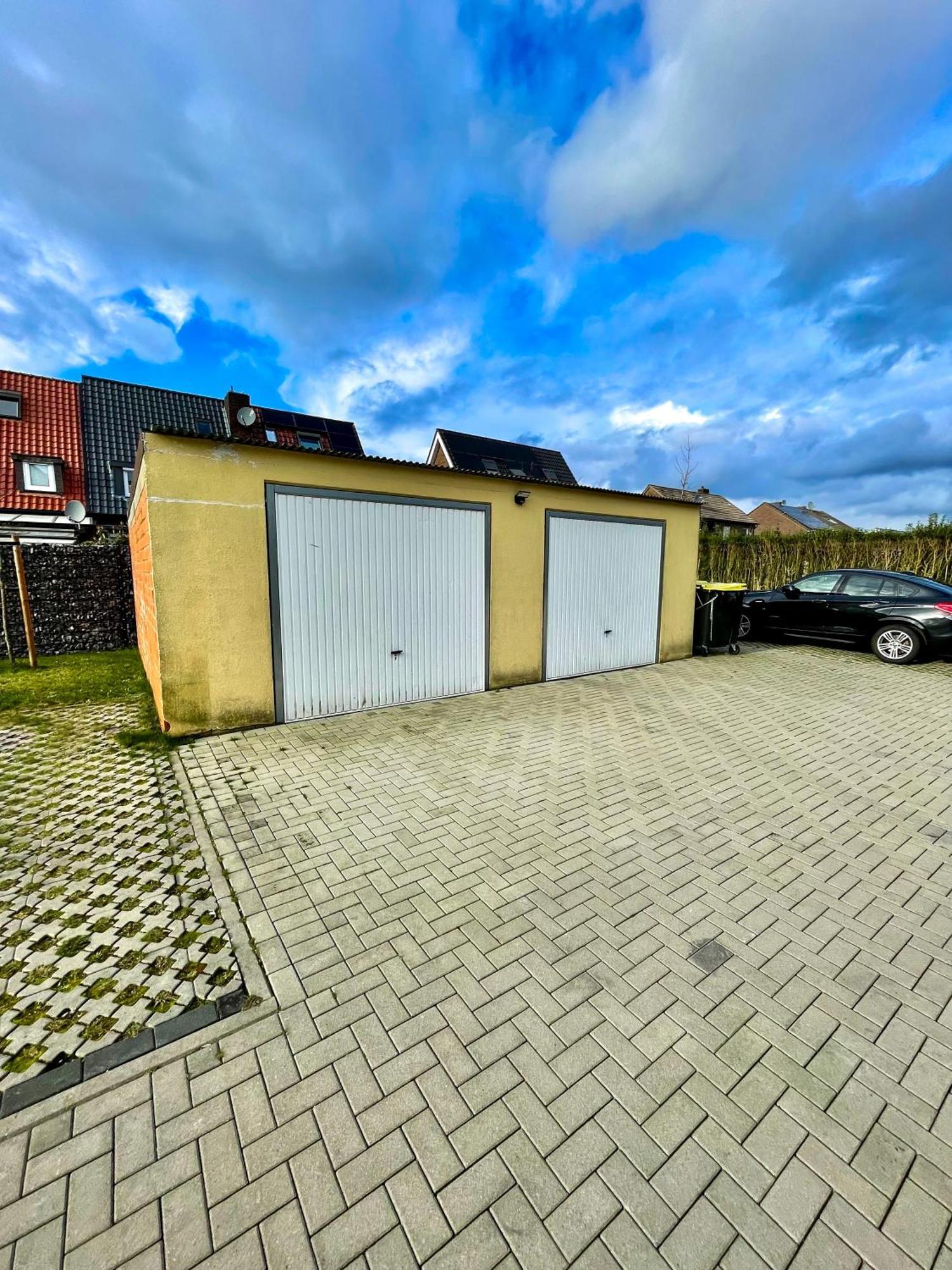 Ahaus: Stadtoase Mit Terrasse & Privater Garage Buitenkant foto